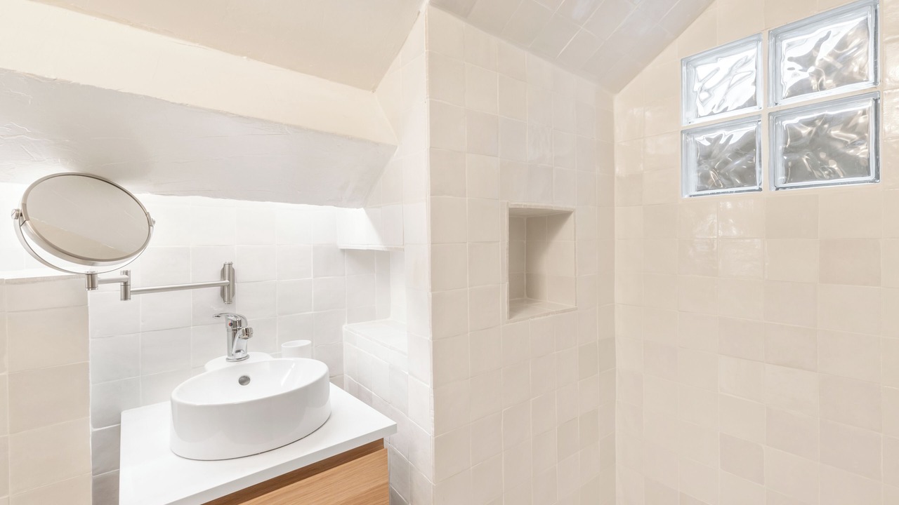 Photo of Bathroom in Notre-Dame-des-Champs