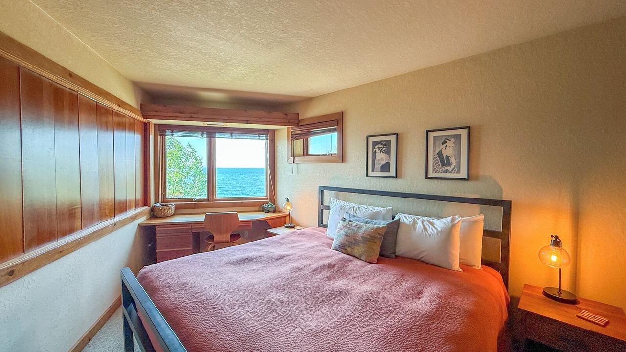 Photo of Bedroom in Grand Marais