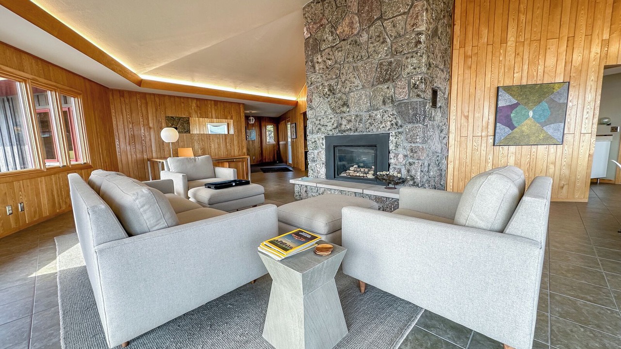 Photo of Livingroom in Grand Marais