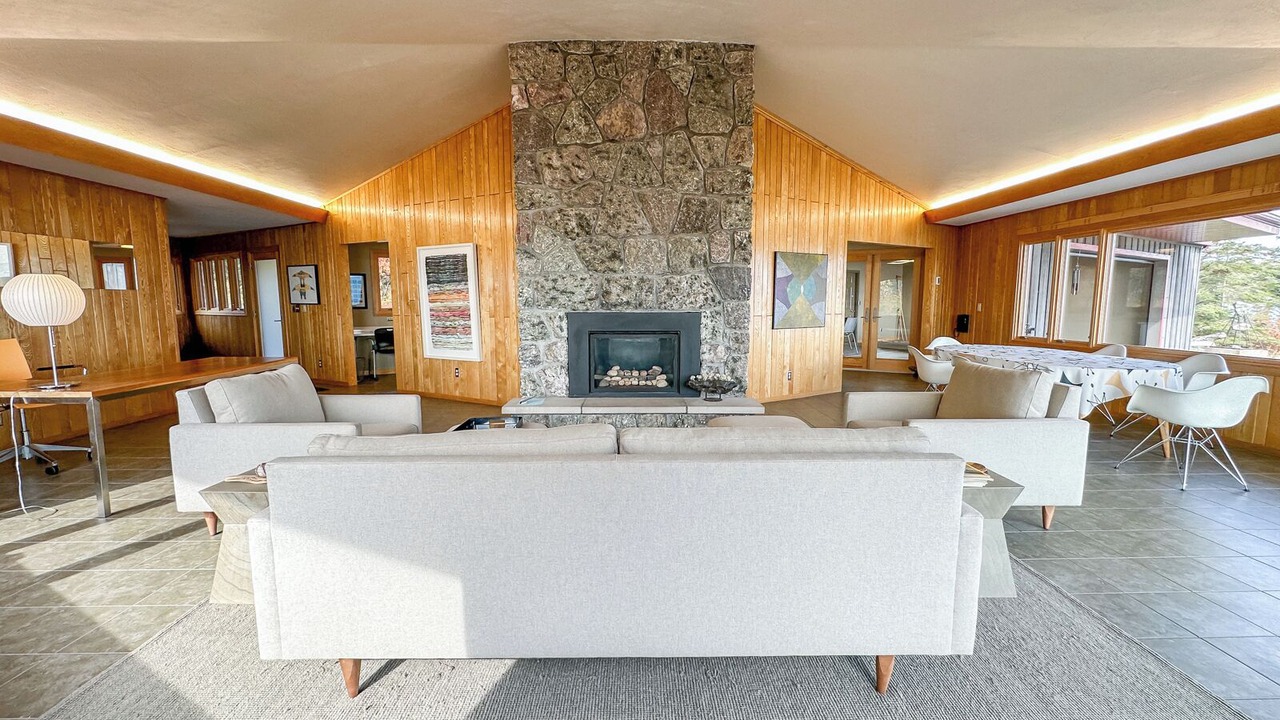 Photo of Livingroom in Grand Marais