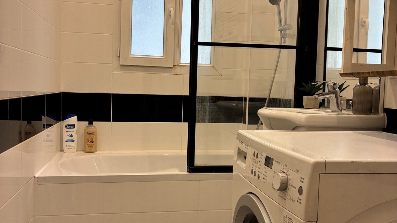Photo of Bathroom in Saint-Lambert