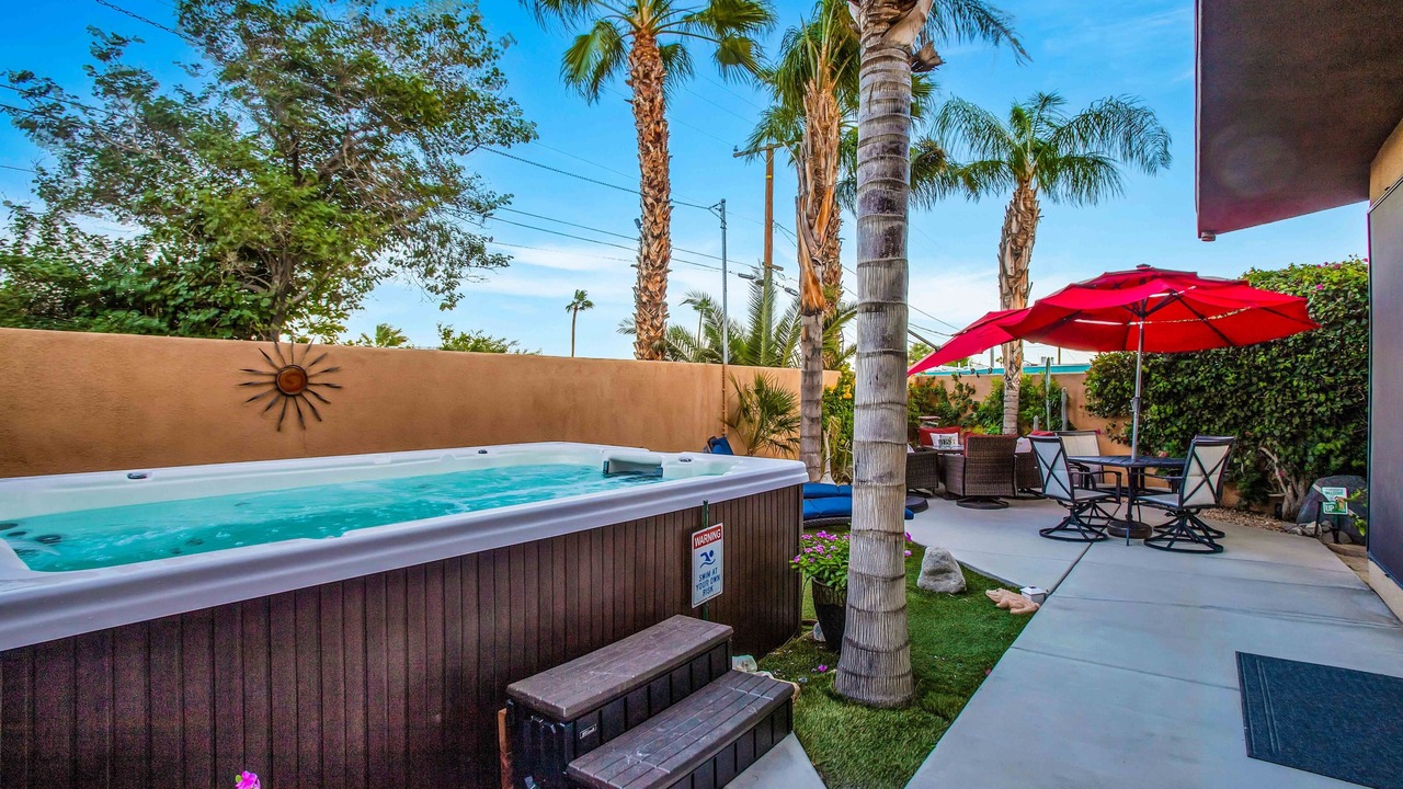 Photo of Patio Balcony in Chino Canyon