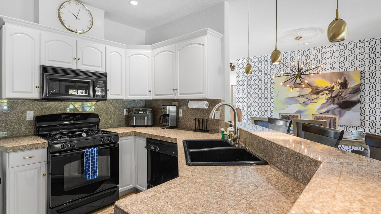 Photo of Kitchen in Racquet Club West