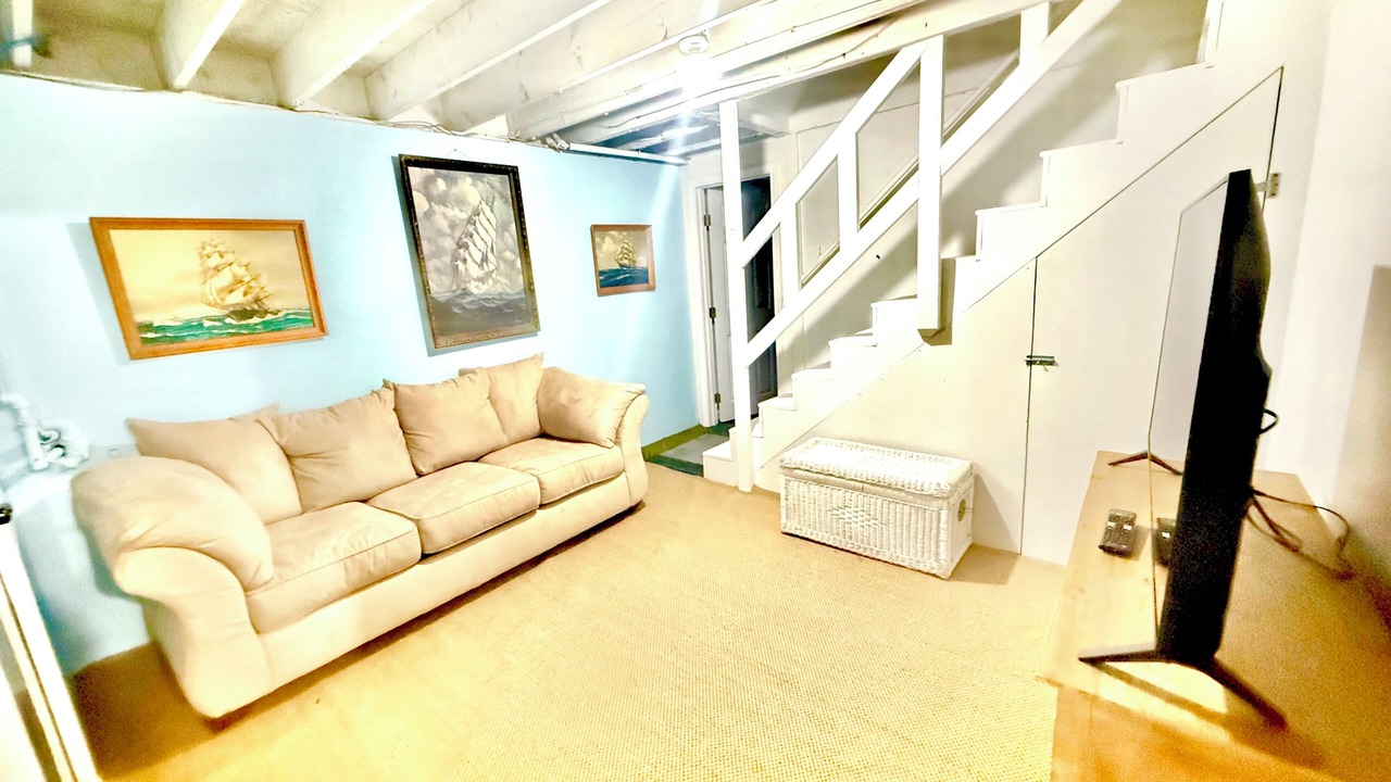 Photo of Livingroom in Truro