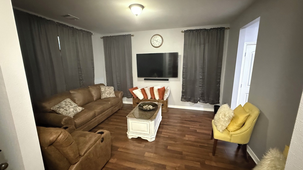 Photo of Livingroom in Gonzales