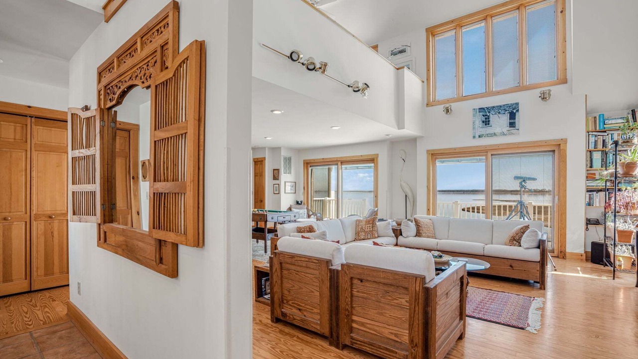 Photo of Livingroom in Deep Hole