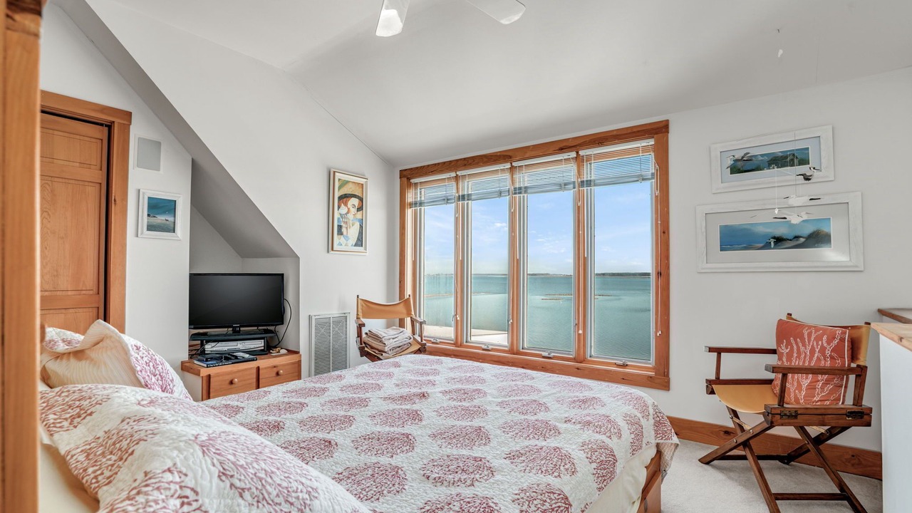 Photo of Bedroom in Deep Hole