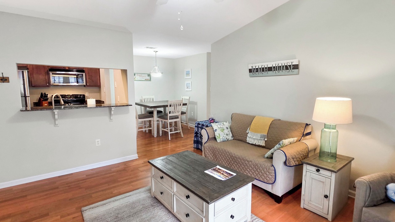 Photo of Livingroom in Gulf Park Estates