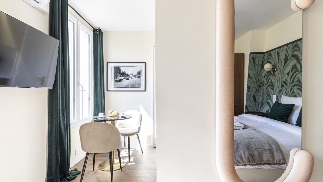 Photo of Bedroom in Notre-Dame-des-Champs