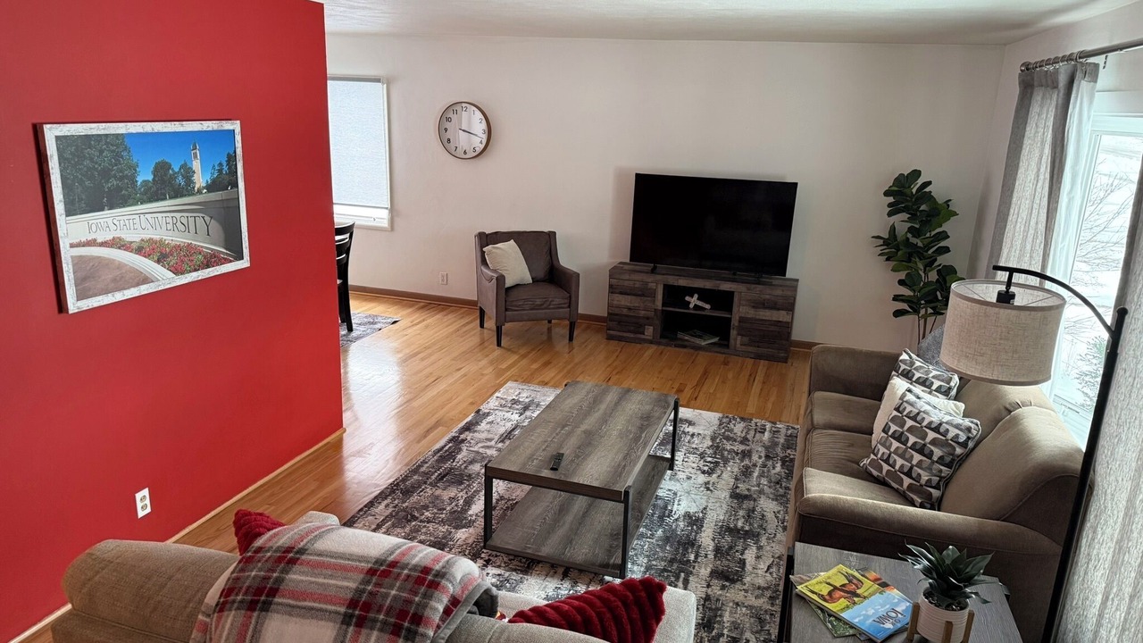Photo of Livingroom in Ames
