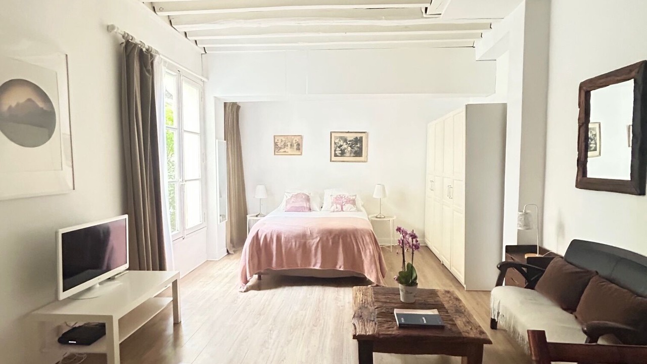 Photo of Bedroom in Saint-Merri