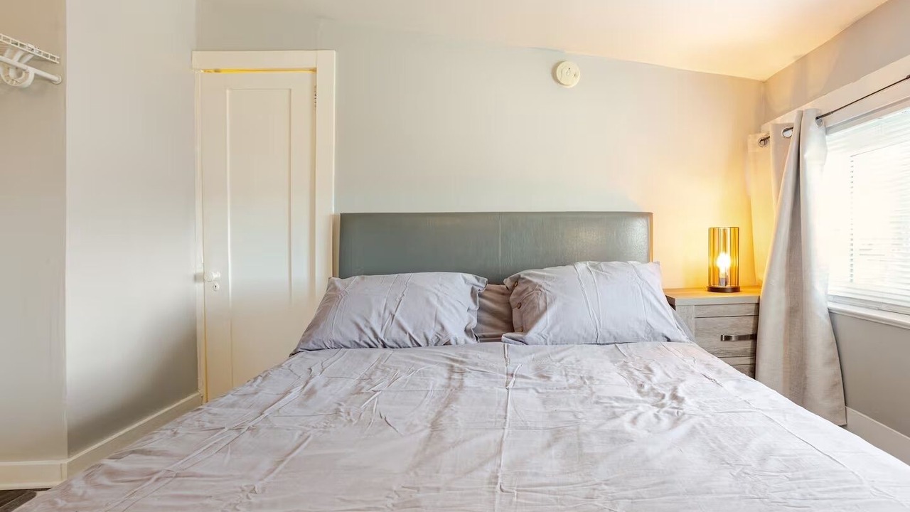 Photo of Bedroom in Pasadena