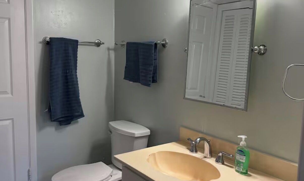 Photo of Bathroom in Diamondhead