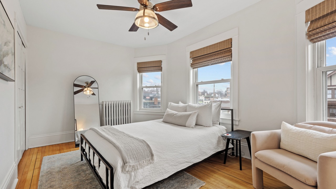 Photo of Bedroom in Summit Hill