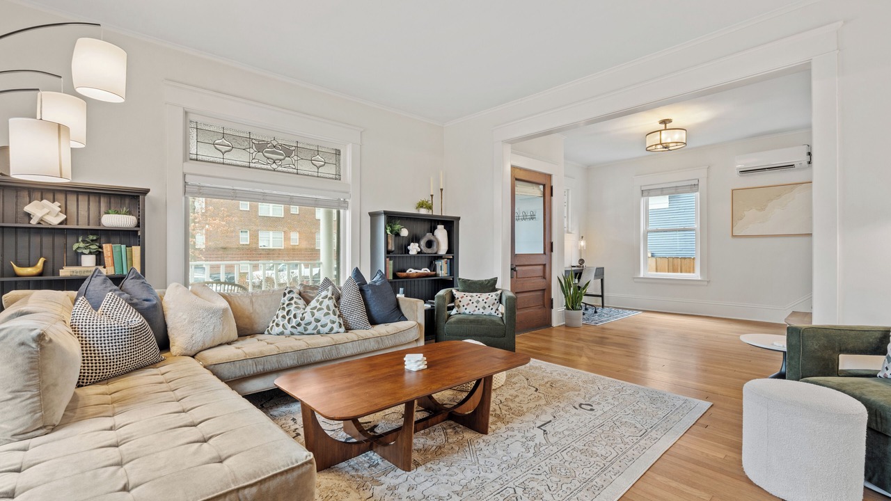 Photo of Livingroom in Summit Hill