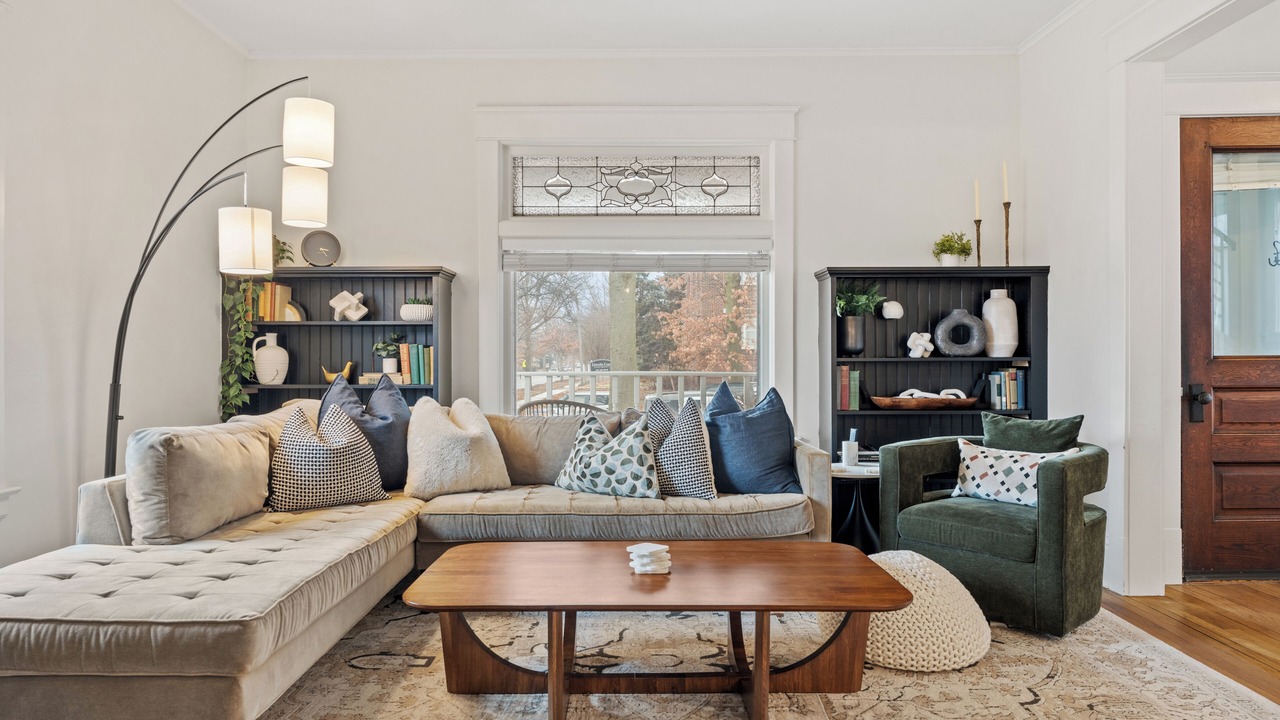 Photo of Livingroom in Summit Hill