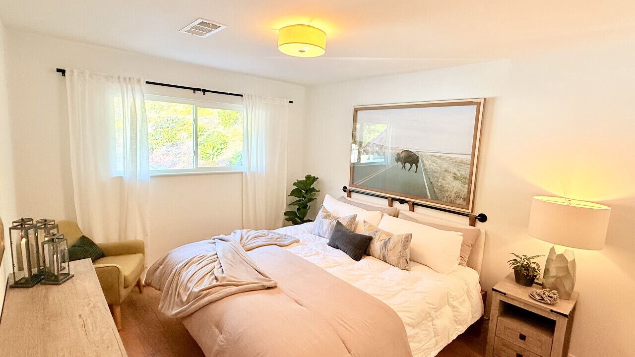Photo of Bedroom in Meiners Oaks