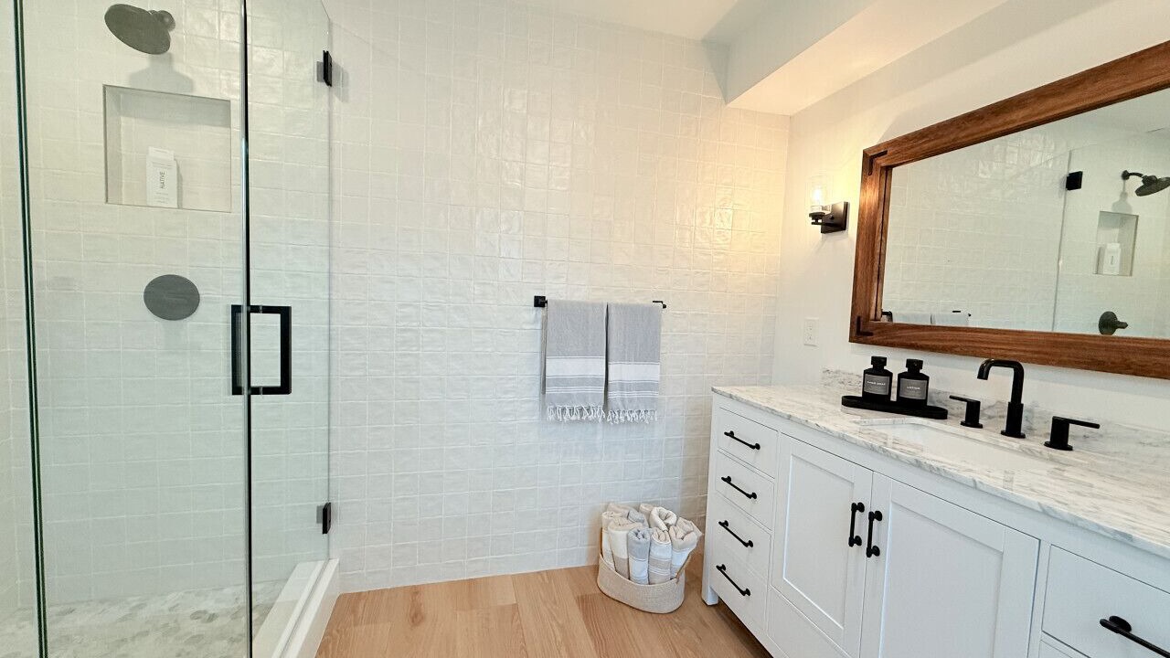 Photo of Bathroom in Meiners Oaks
