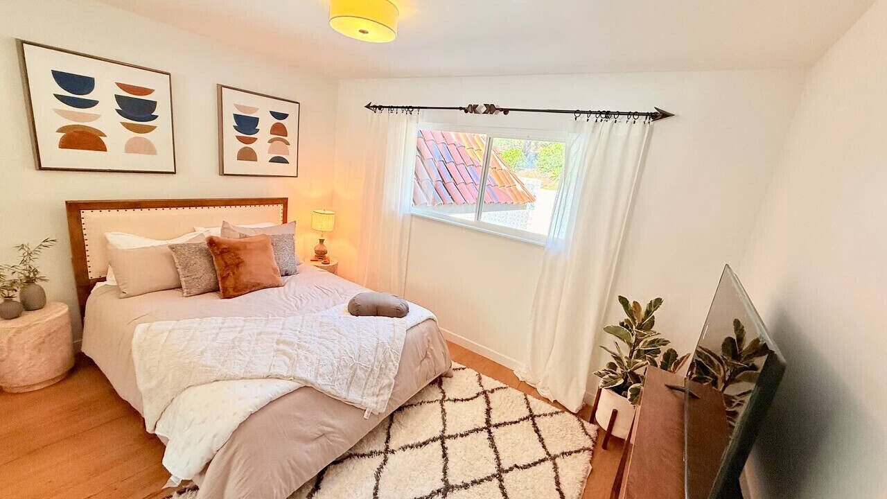 Photo of Bedroom in Meiners Oaks
