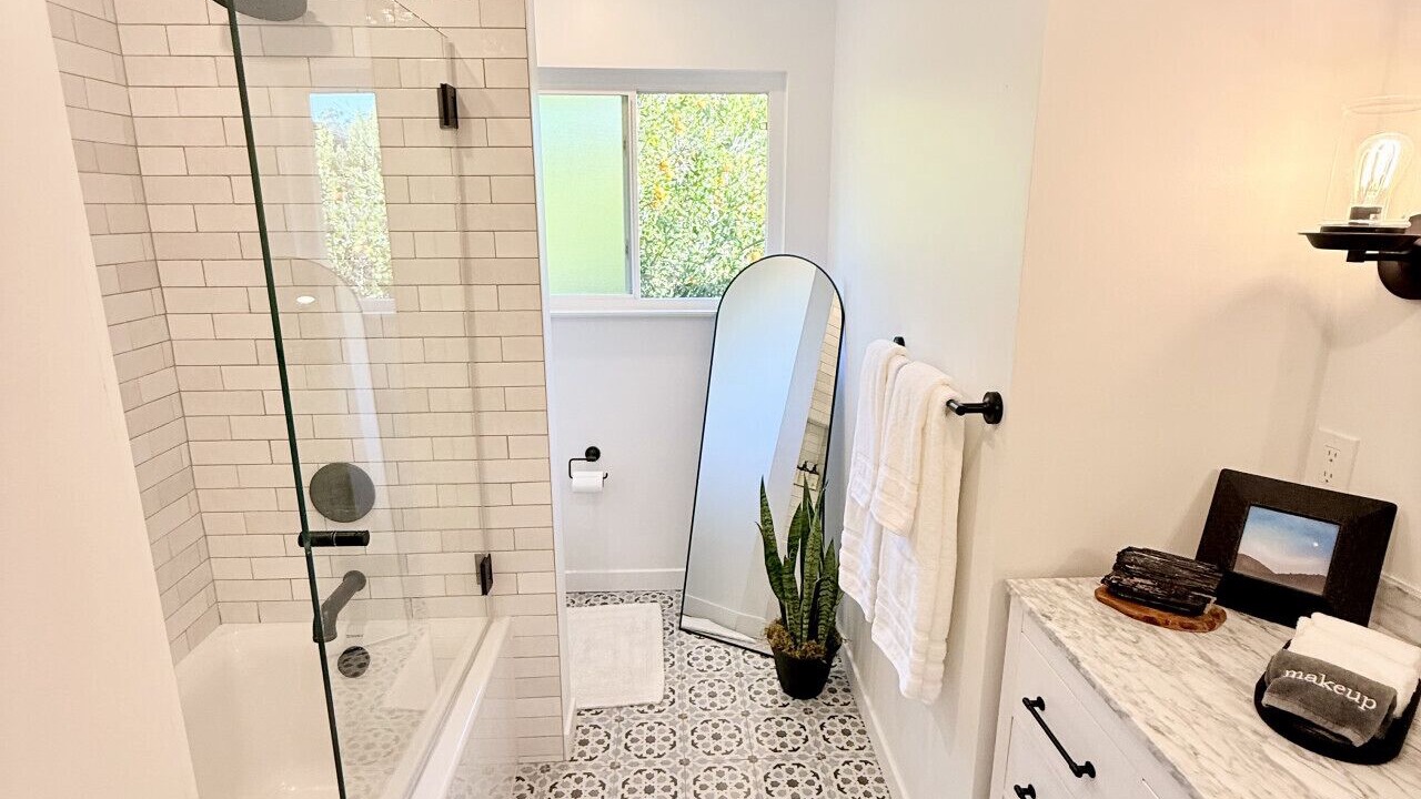 Photo of Bathroom in Meiners Oaks