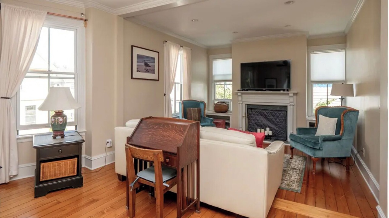 Photo of Livingroom in Top of the Hill