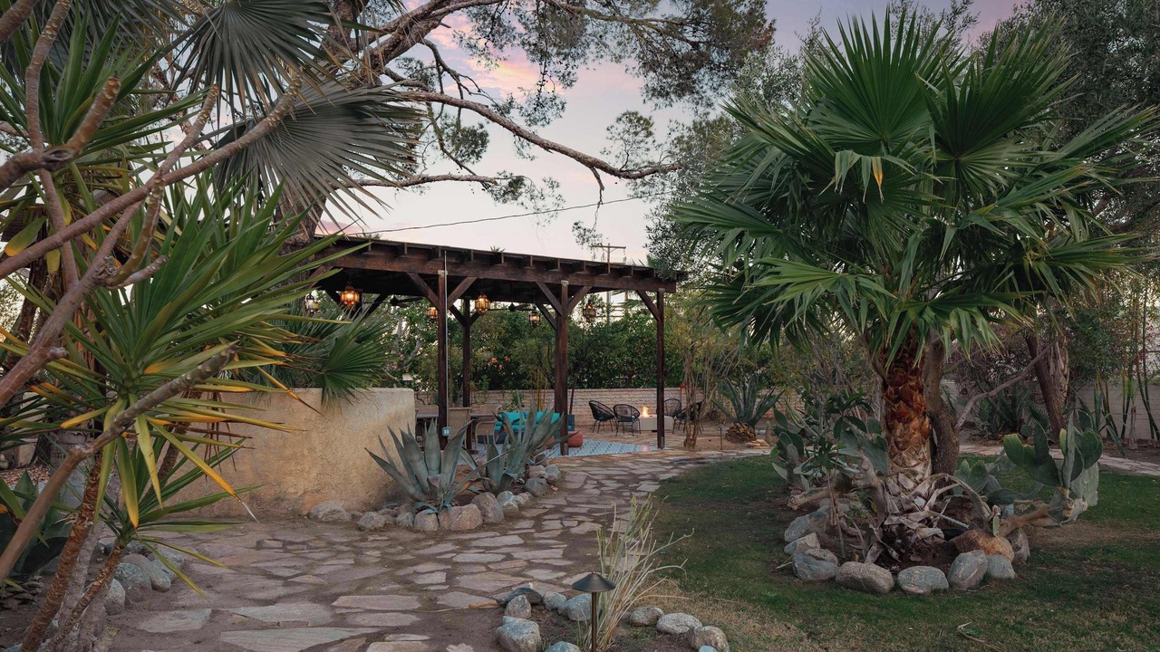 Photo of Outdoor in Racquet Club West