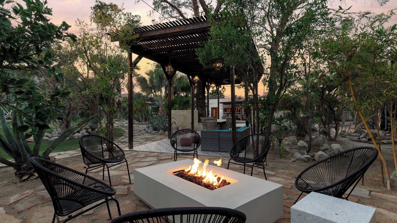 Photo of Patio Balcony in Racquet Club West