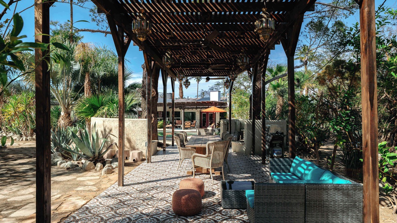 Photo of Patio Balcony in Racquet Club West