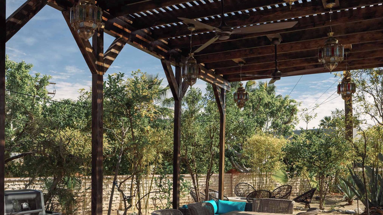 Photo of Outdoor in Racquet Club West