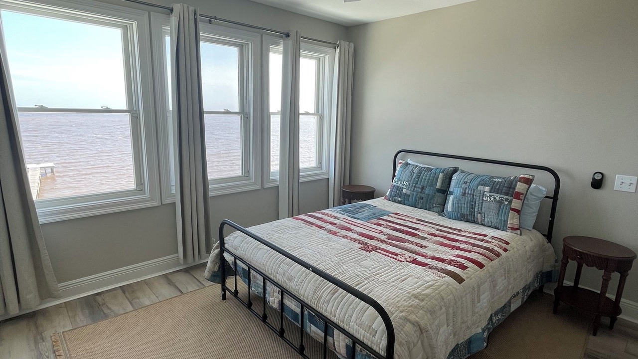 Photo of Bedroom in Ocean Springs