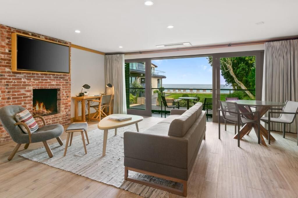 Photo of Livingroom in Eastern Malibu