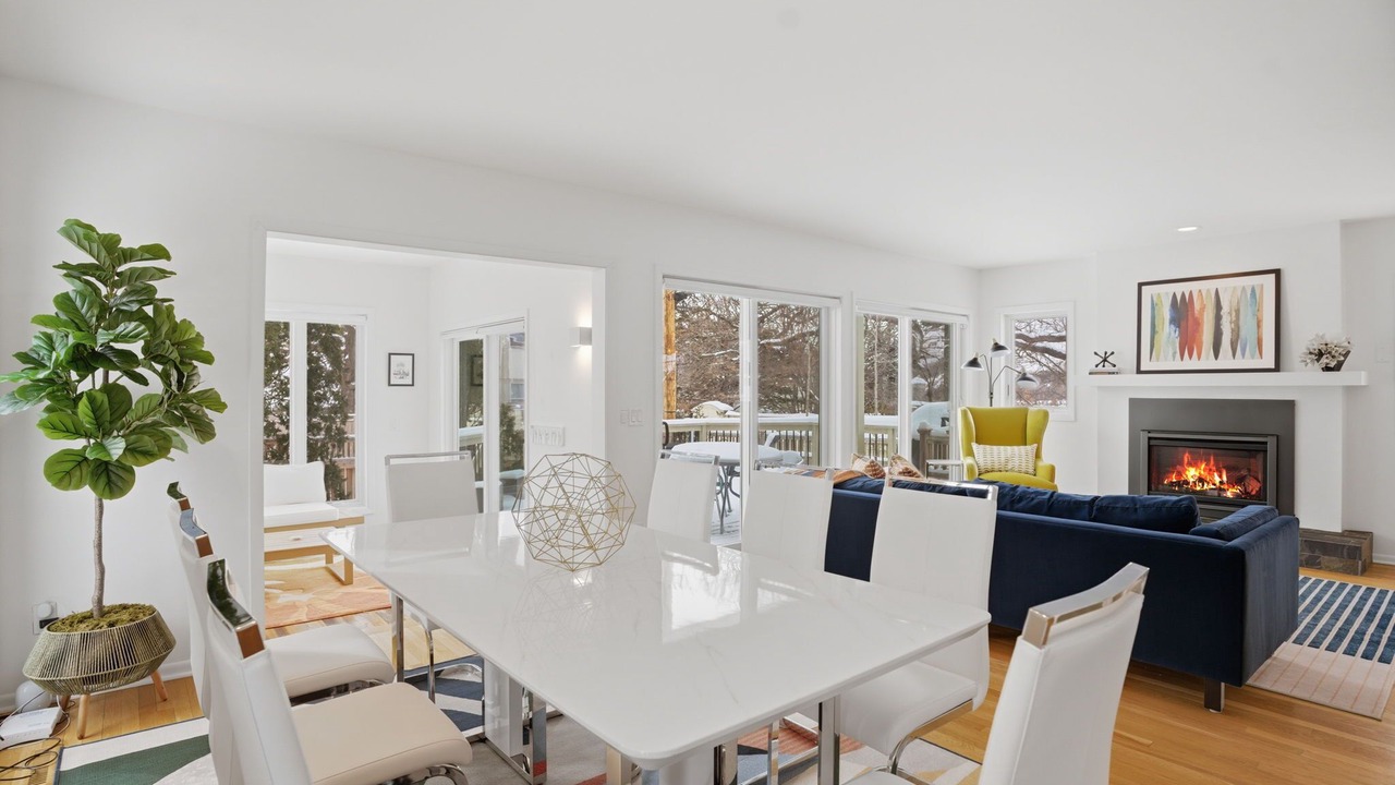Photo of Livingroom in Calhoun Isles