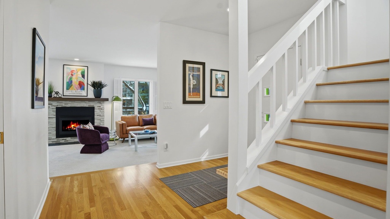 Photo of Livingroom in Calhoun Isles