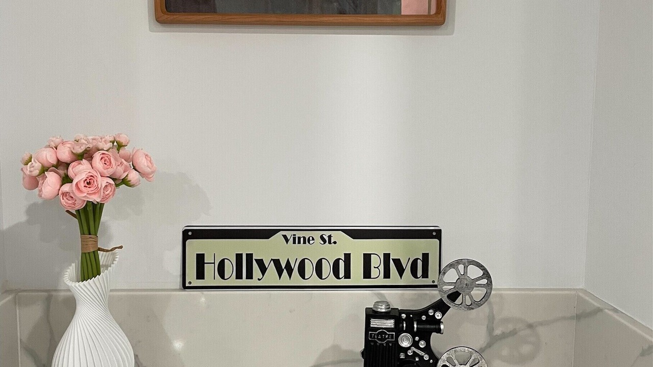 Photo of Others in Hollywood