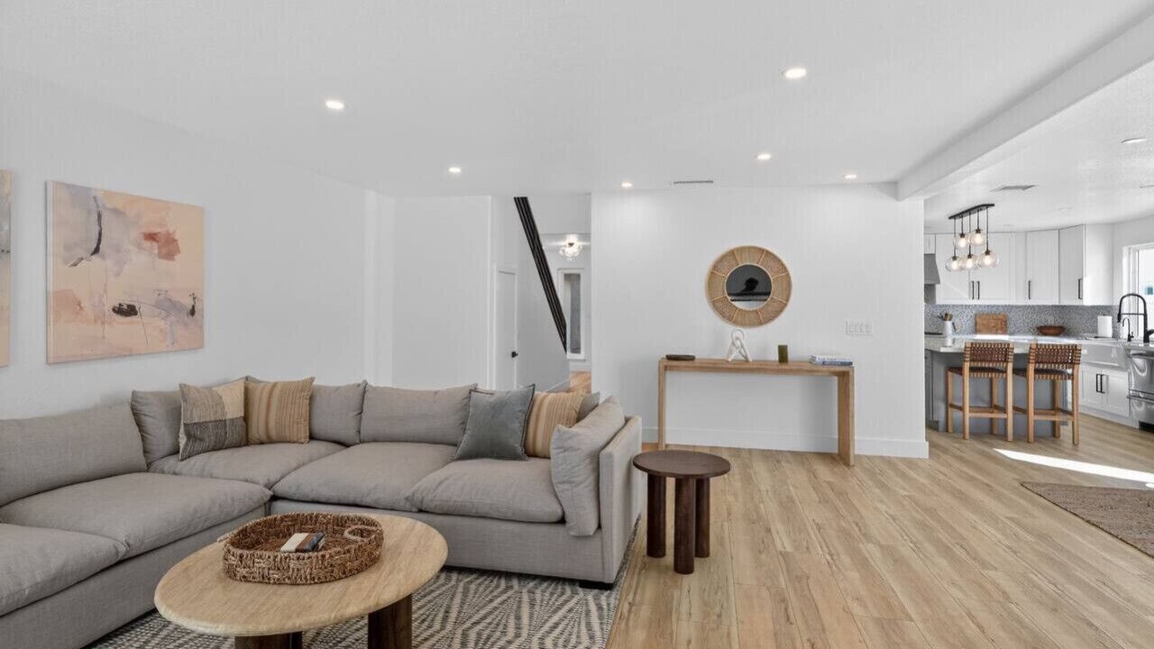 Photo of Livingroom in Oxnard Shores