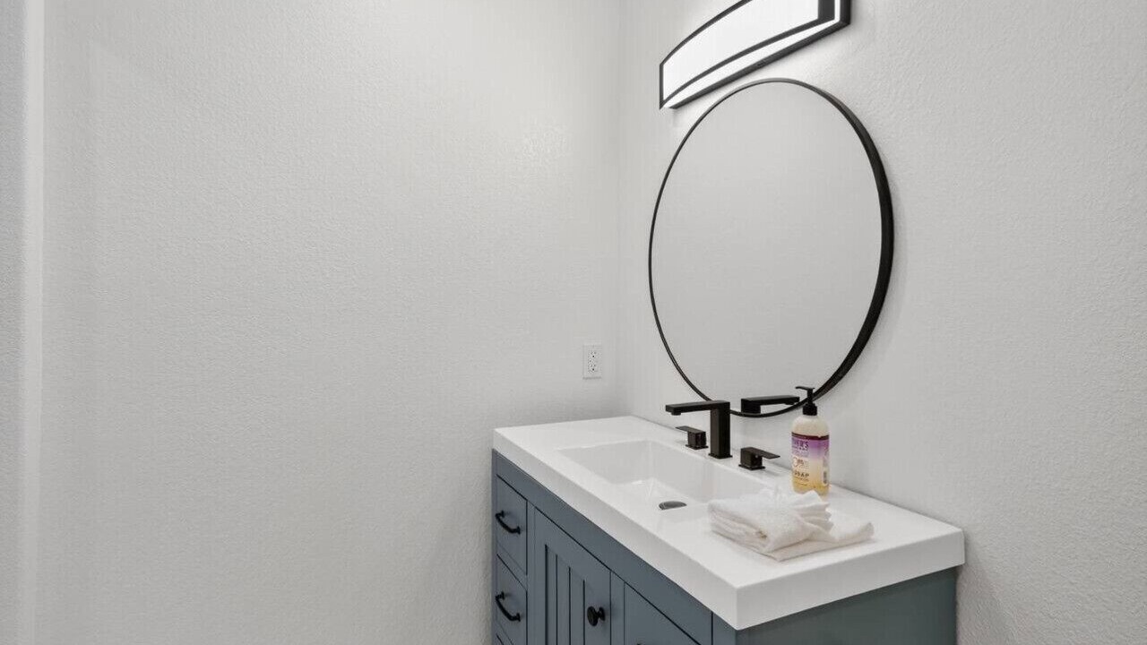 Photo of Bathroom in Oxnard Shores