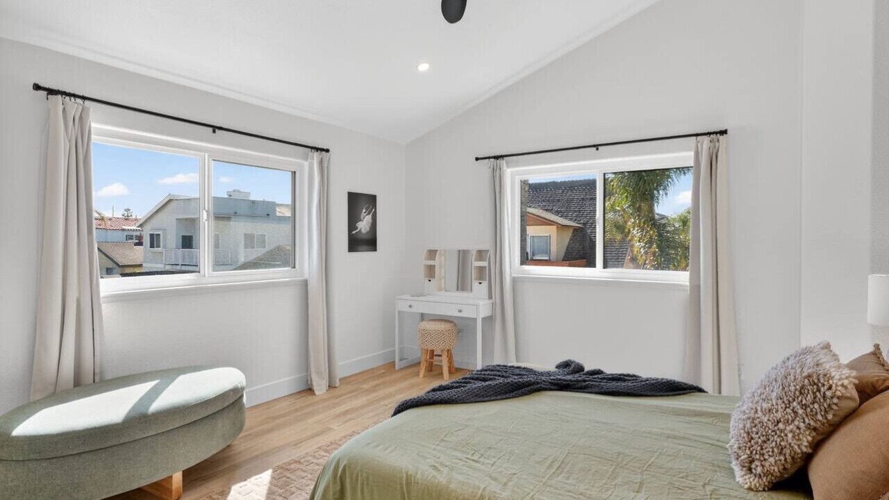 Photo of Bedroom in Oxnard Shores