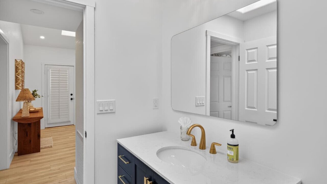 Photo of Bathroom in Oxnard Shores