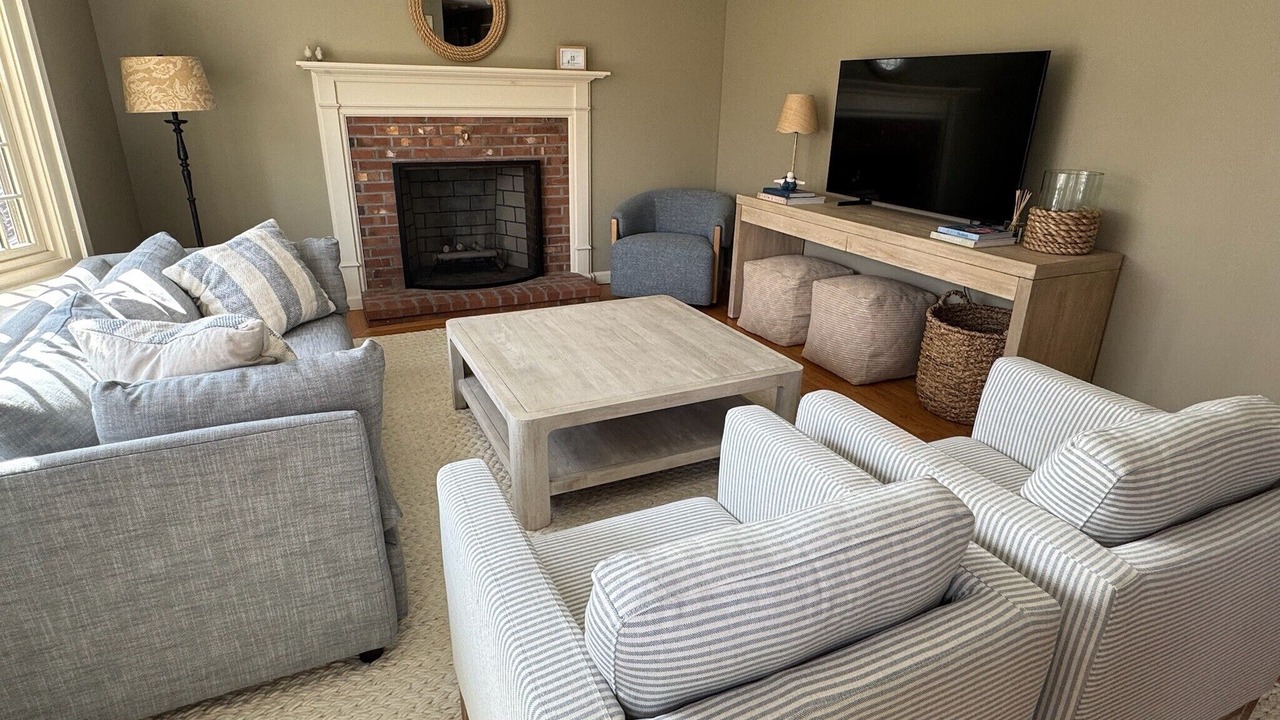 Photo of Livingroom in Dennis