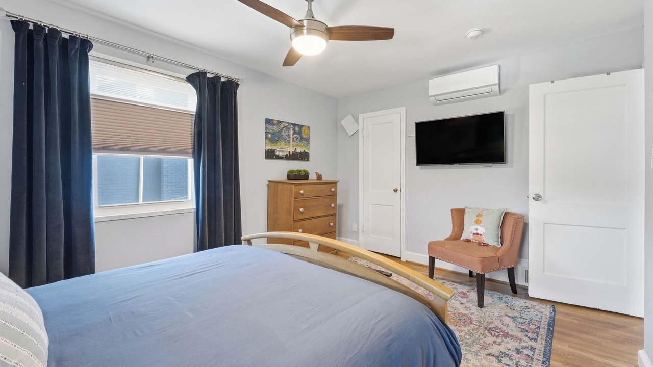 Photo of Bedroom in Lower Central NE