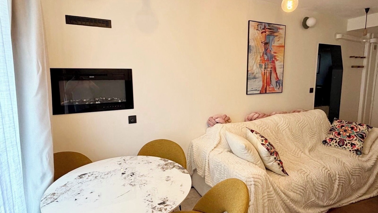 Photo of Livingroom in 8th Arrondissement