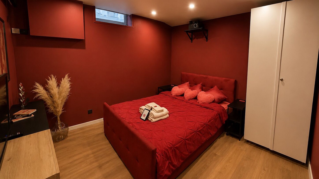 Photo of Bedroom in 8th Arrondissement