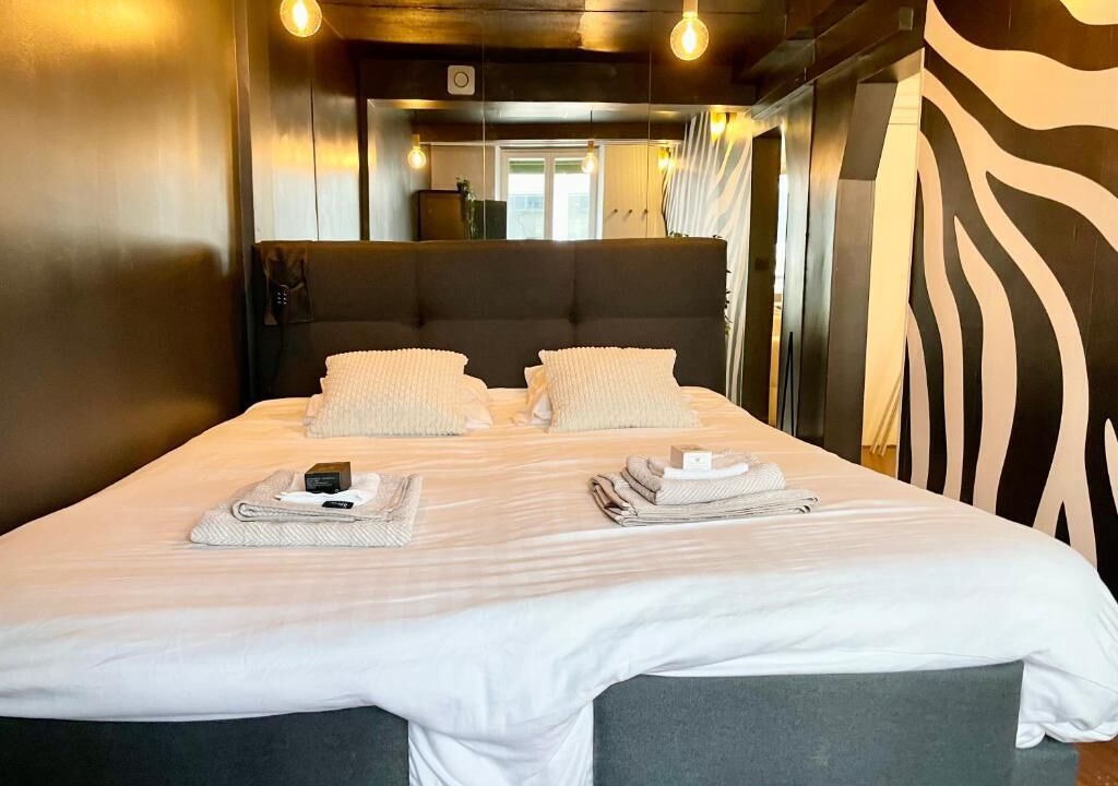 Photo of Bedroom in 8th Arrondissement