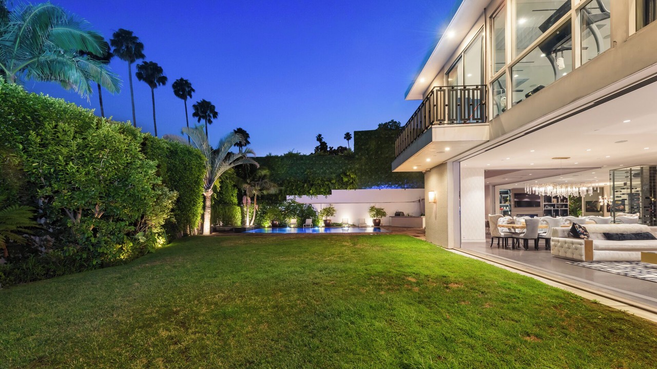 Photo of Patio Balcony in Beverly Hills