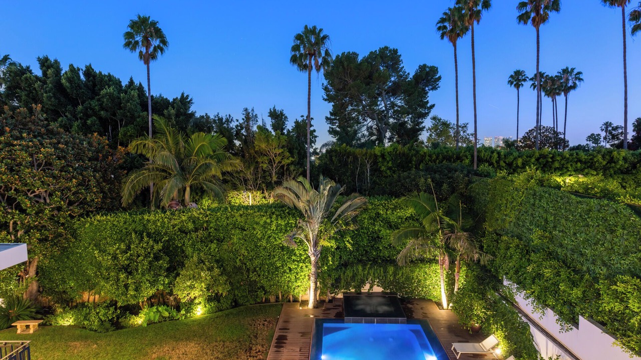 Photo of Outdoor in Beverly Hills