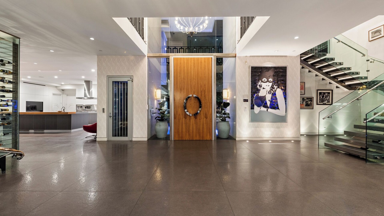 Photo of Others in Beverly Hills