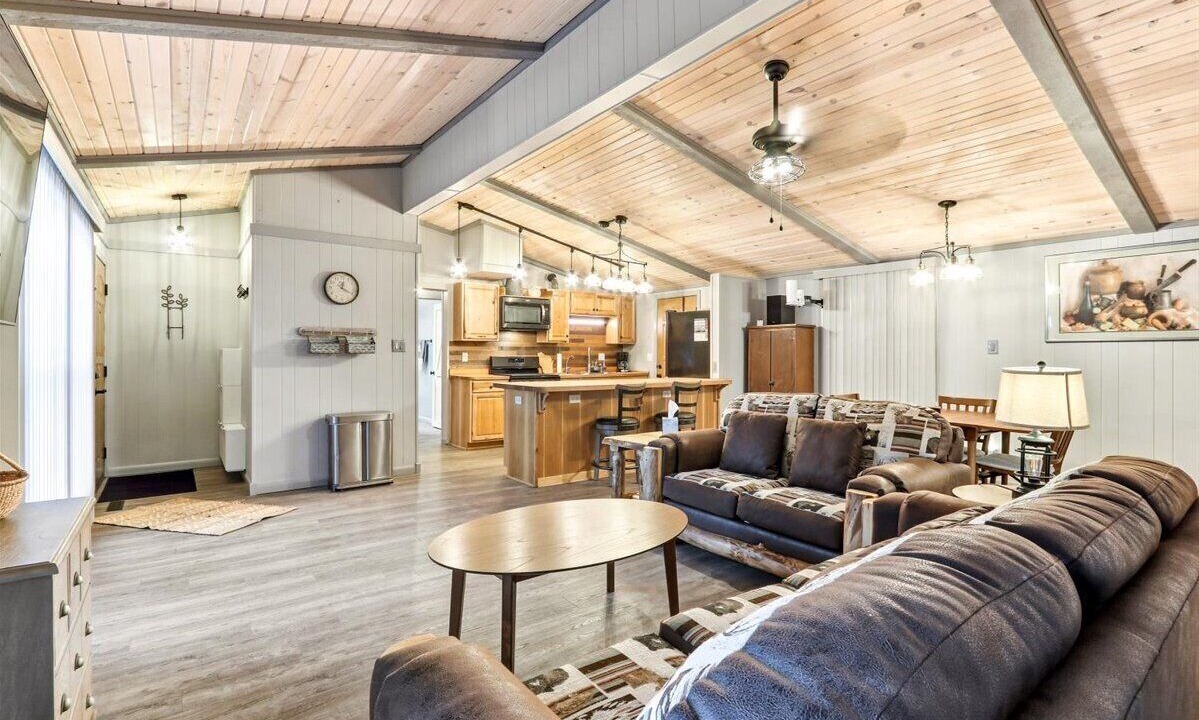 Photo of Livingroom in Nekoosa