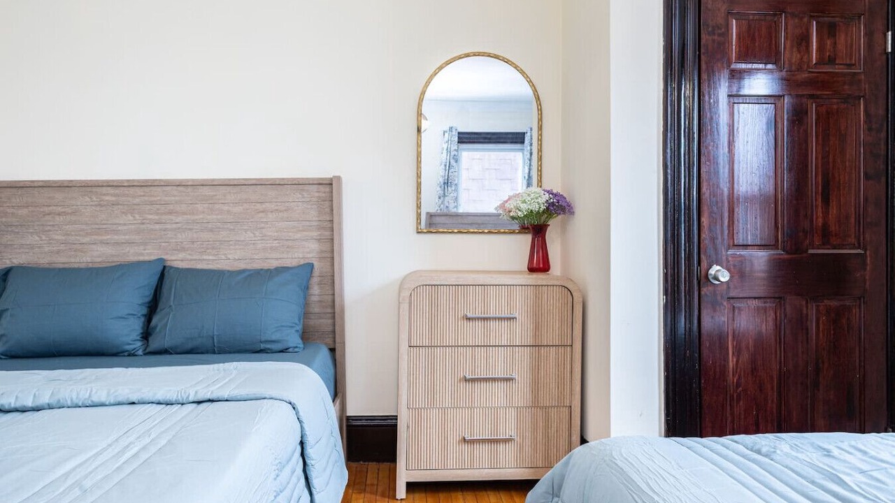 Photo of Bedroom in Roxbury