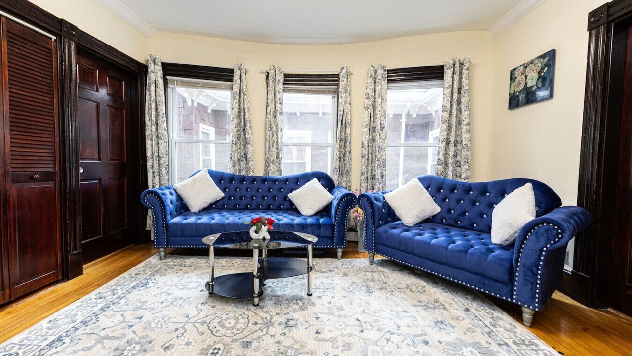 Photo of Livingroom in Roxbury