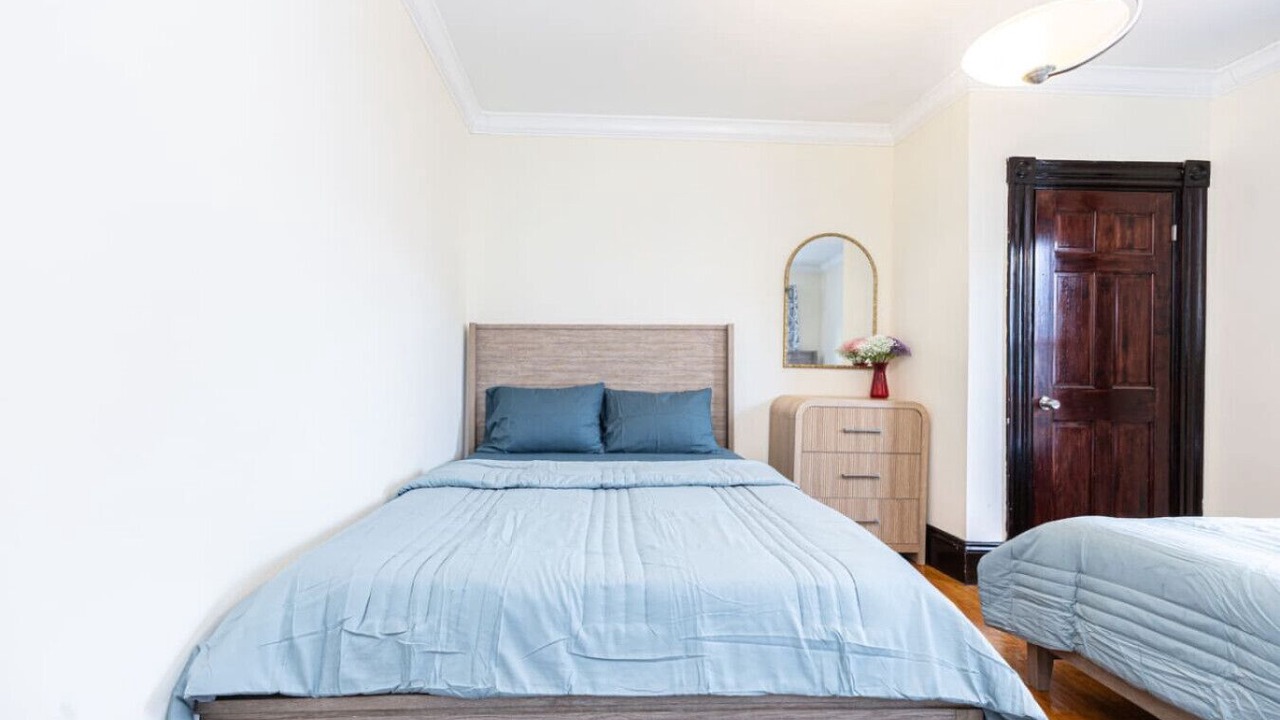 Photo of Bedroom in Roxbury